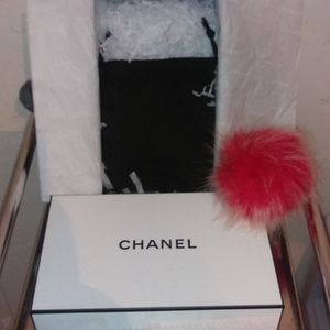 CHANEL Small Cosmetic Case